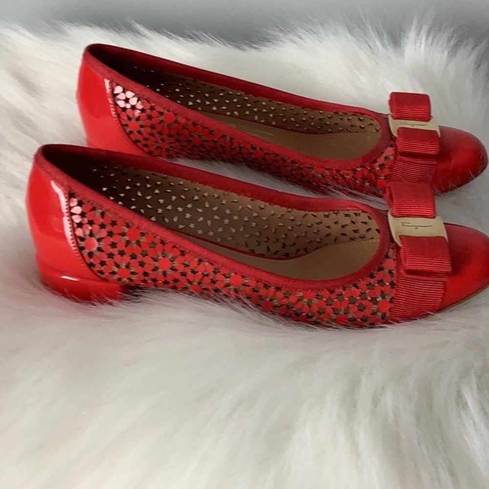 ⭐️SALVATORE FERRAGAMO Flats - Picture 4 of 11